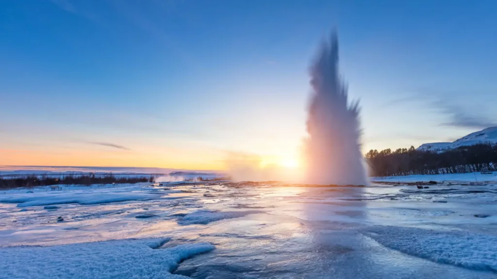 Warming Vector — 0° and Fabulous Geysers in Iceland in Winter